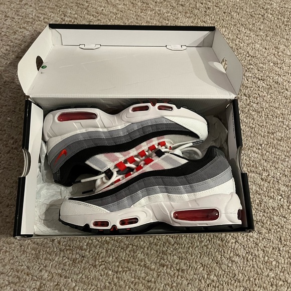 Nike Air Max 95 in Smoke Grey - Picture 6 of 12